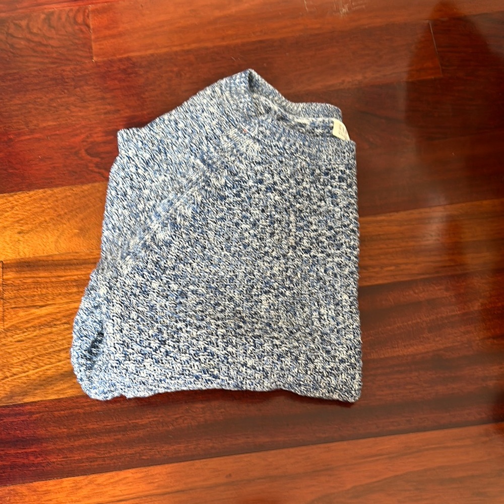 Women’s Blue Sweater. Good condition